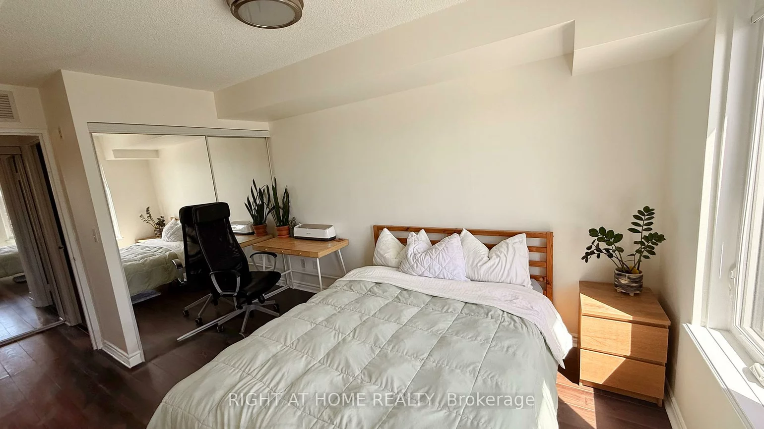 2300, Parkhaven, 1015 - RO River Oaks, Oakville