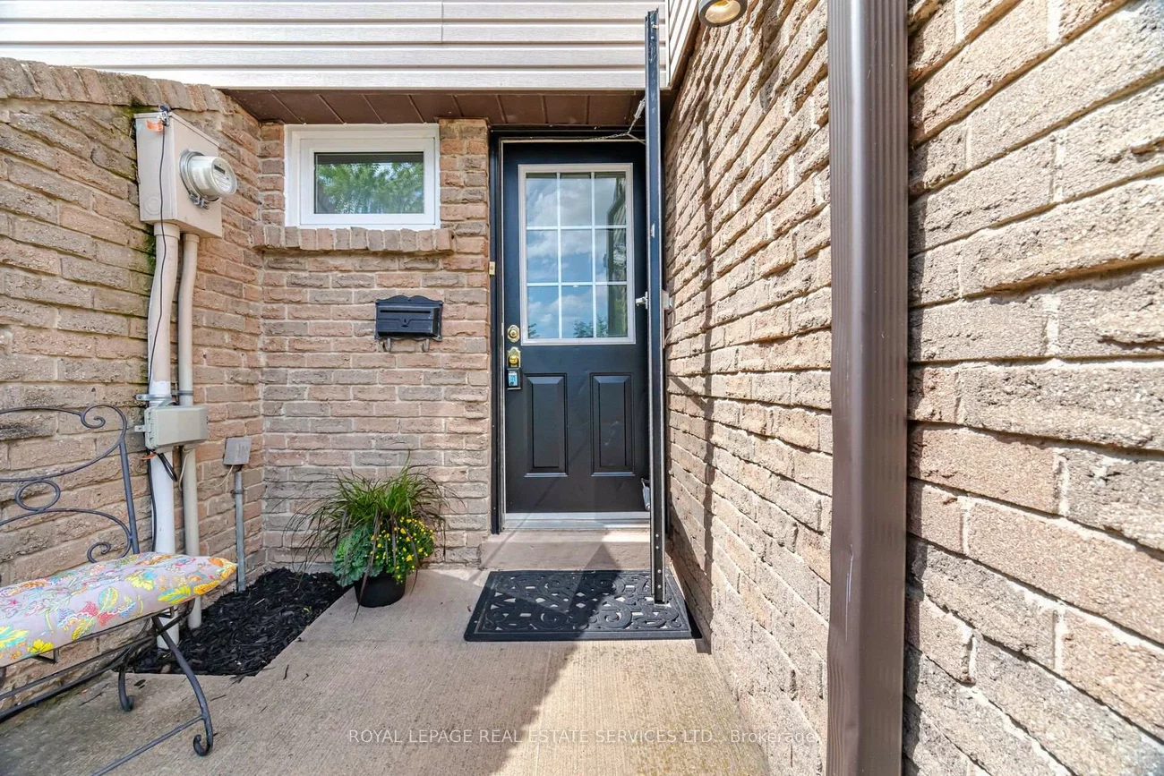 2411, Sovereign, 1001 - BR Bronte, Oakville