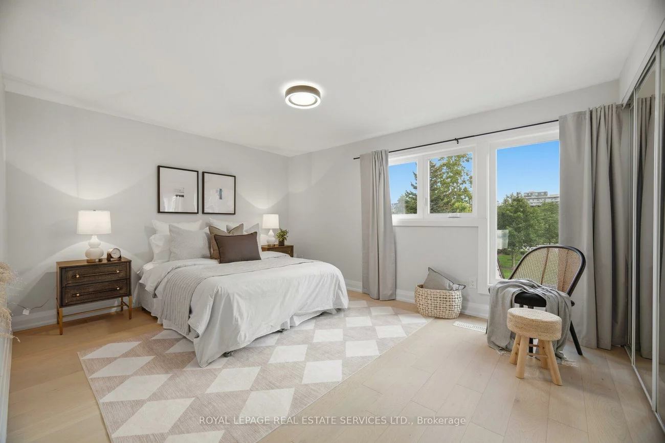 2411, Sovereign, 1001 - BR Bronte, Oakville