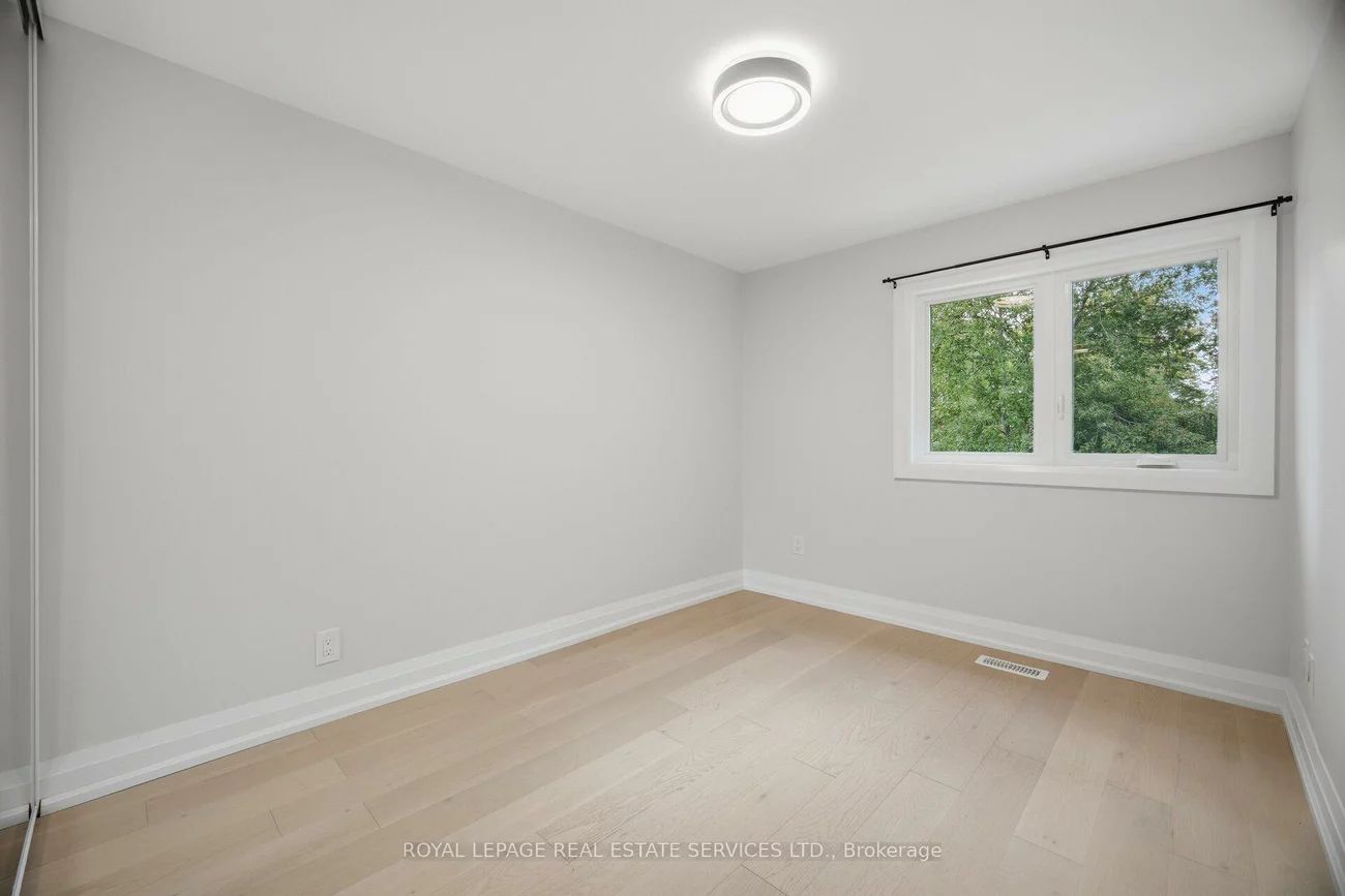 2411, Sovereign, 1001 - BR Bronte, Oakville