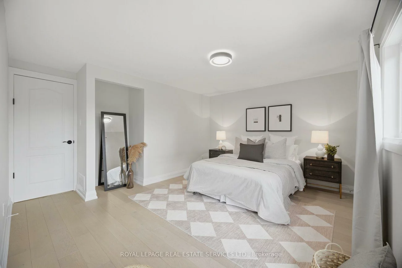 2411, Sovereign, 1001 - BR Bronte, Oakville