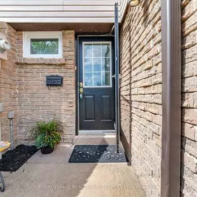 2411, Sovereign, 1001 - BR Bronte, Oakville