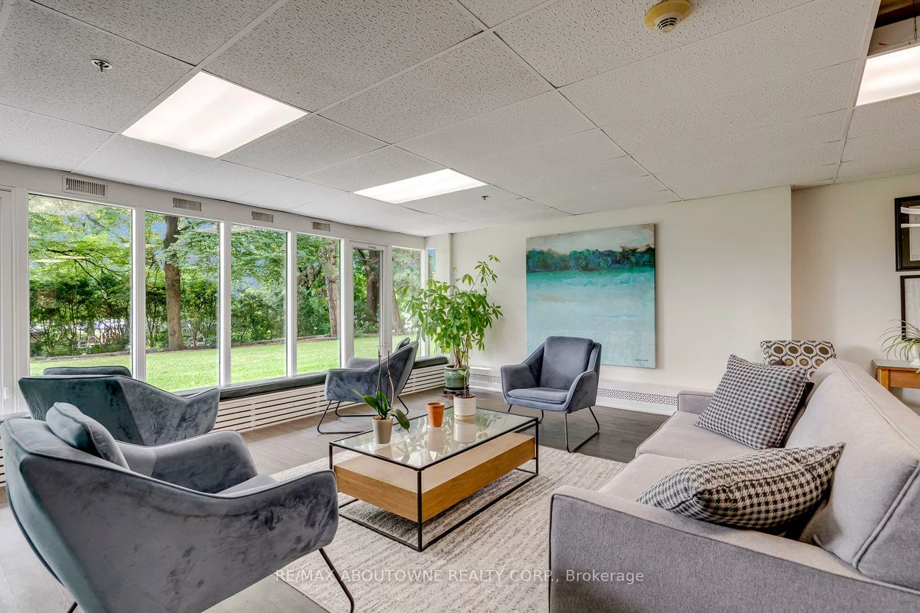 212, Kerr, 1002 - CO Central, Oakville