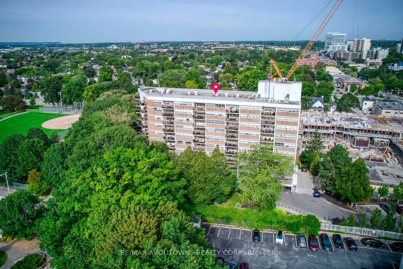 212, Kerr, 1002 - CO Central, Oakville