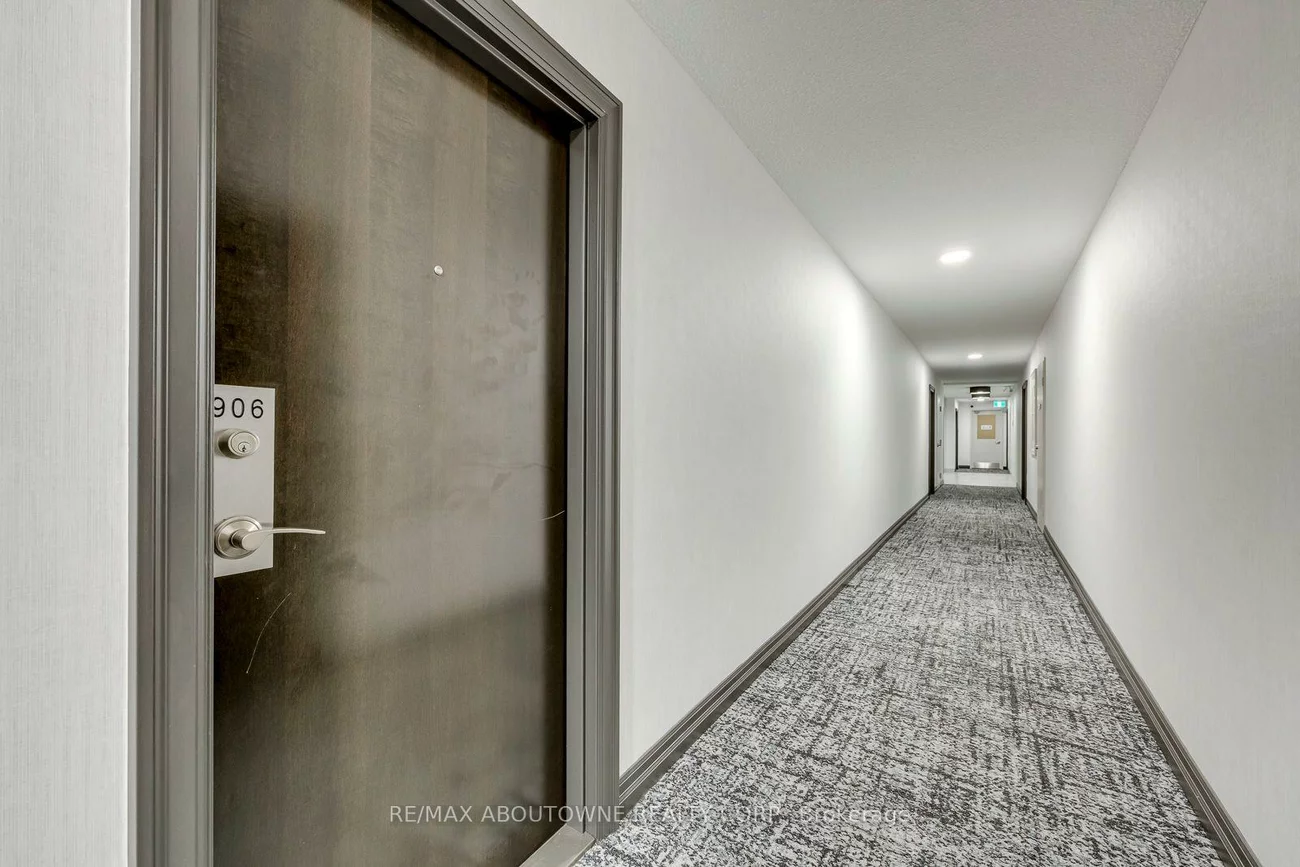 212, Kerr, 1002 - CO Central, Oakville