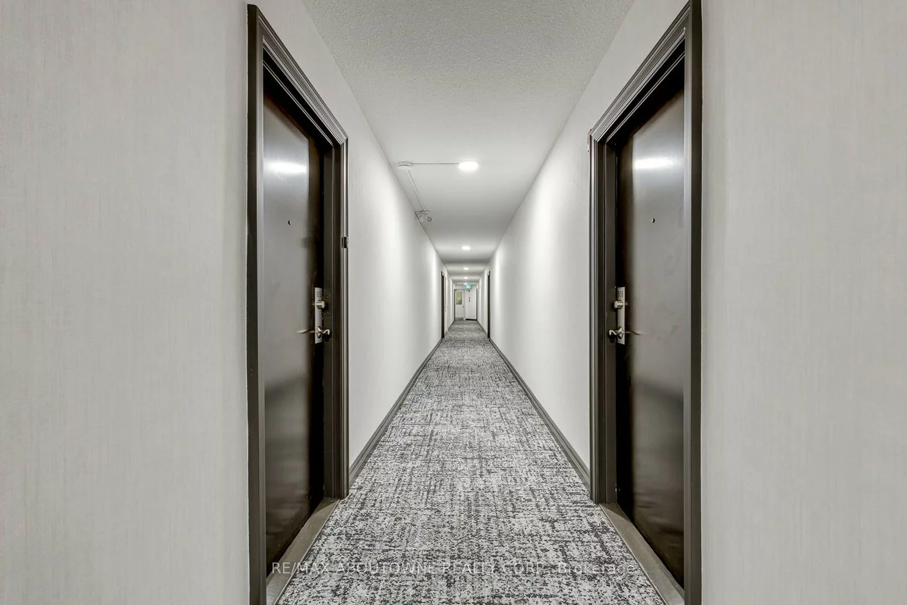 212, Kerr, 1002 - CO Central, Oakville