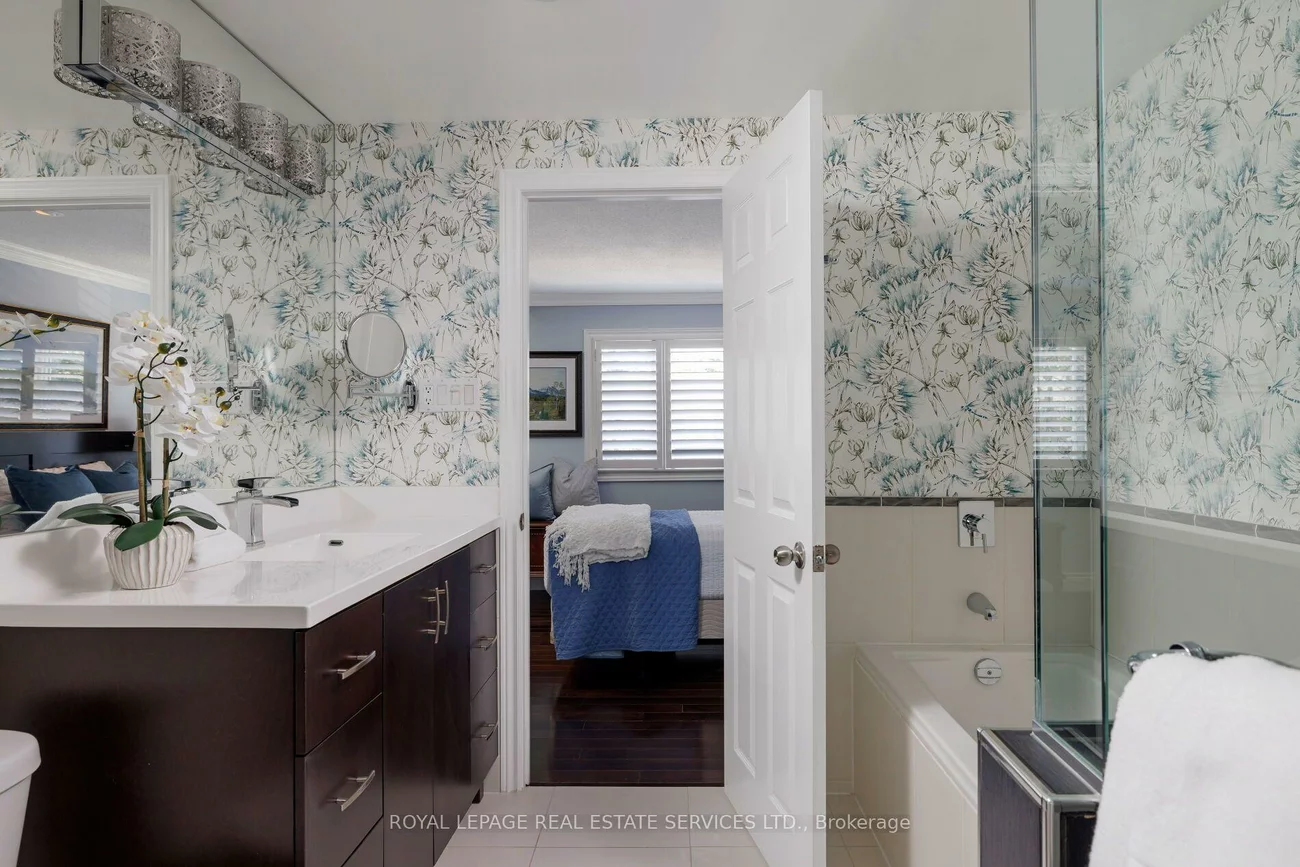 2236, Marine, 1001 - BR Bronte, Oakville