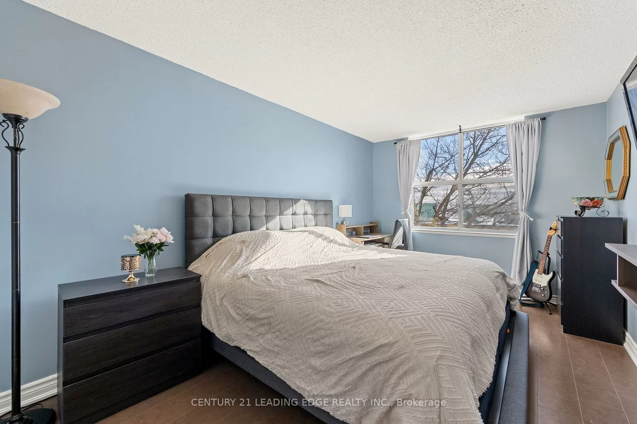 2199, Sixth, 1015 - RO River Oaks, Oakville