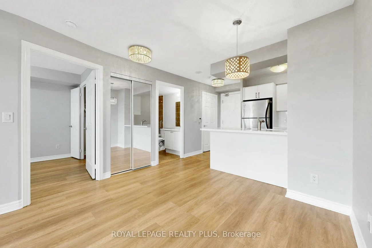 2379, Central Park, 1015 - RO River Oaks, Oakville