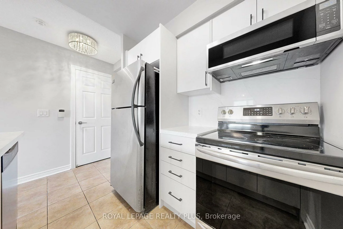 2379, Central Park, 1015 - RO River Oaks, Oakville