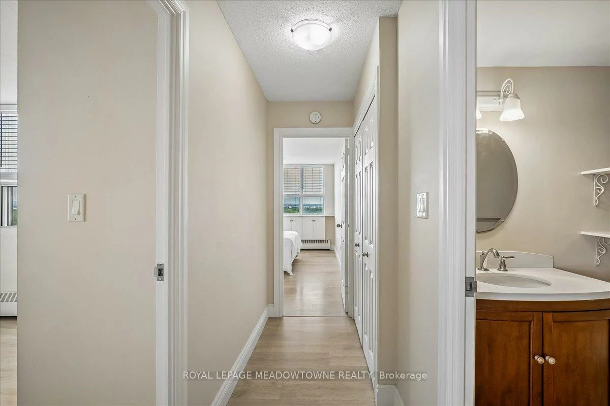 2263, Marine, 1001 - BR Bronte, Oakville