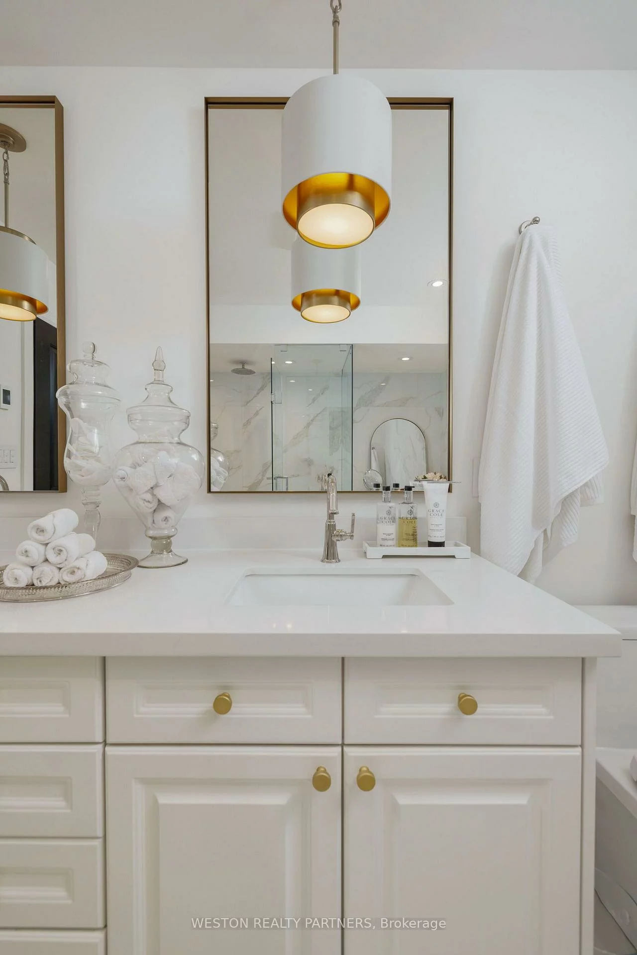 2369, Ontario, 1001 - BR Bronte, Oakville