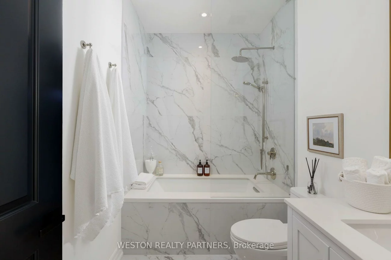 2369, Ontario, 1001 - BR Bronte, Oakville
