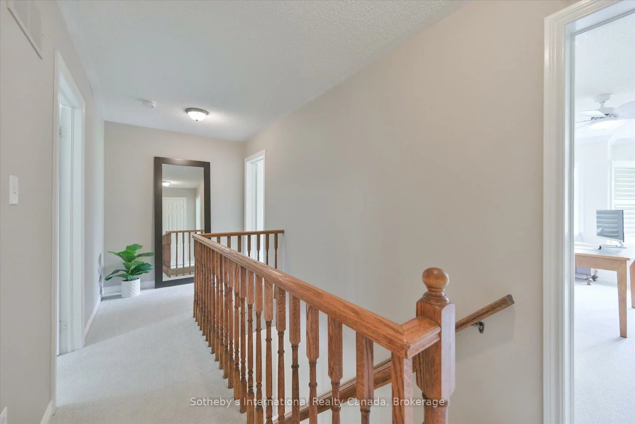 300, Ravineview, 1018 - WC Wedgewood Creek, Oakville