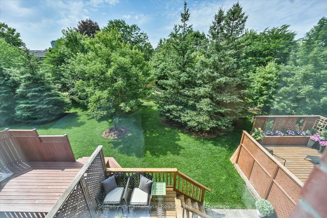 300, Ravineview, 1018 - WC Wedgewood Creek, Oakville