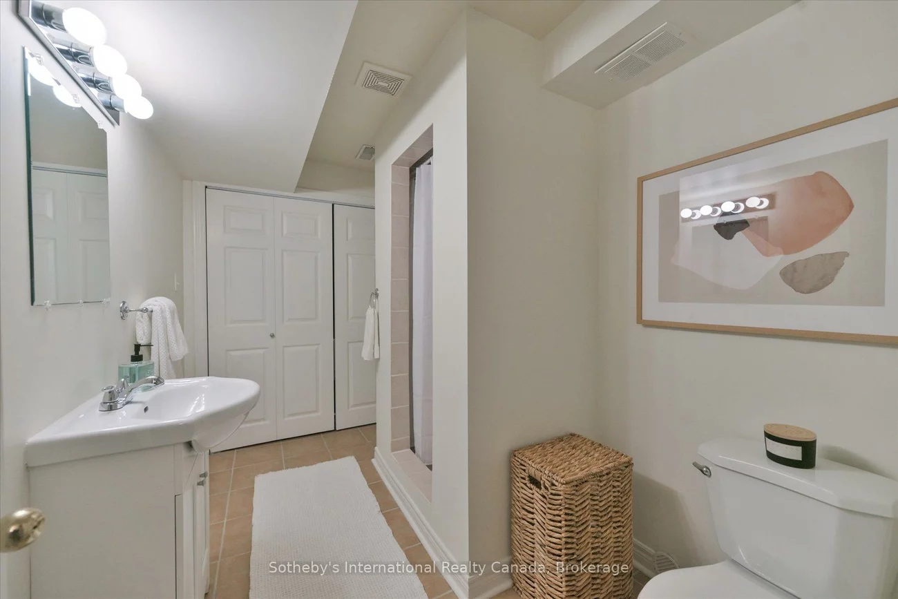 300, Ravineview, 1018 - WC Wedgewood Creek, Oakville