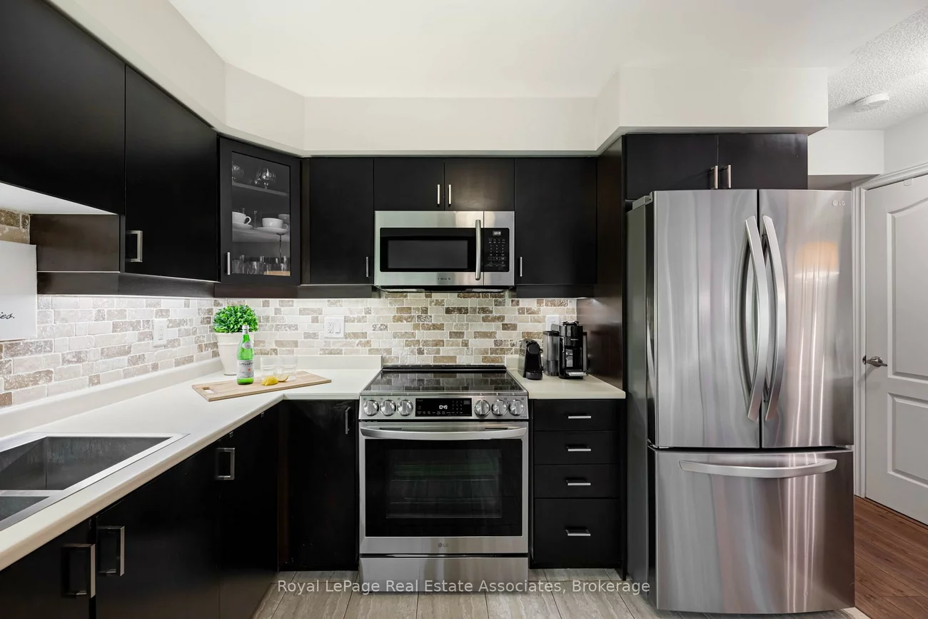 2563, Sixth, 1015 - RO River Oaks, Oakville