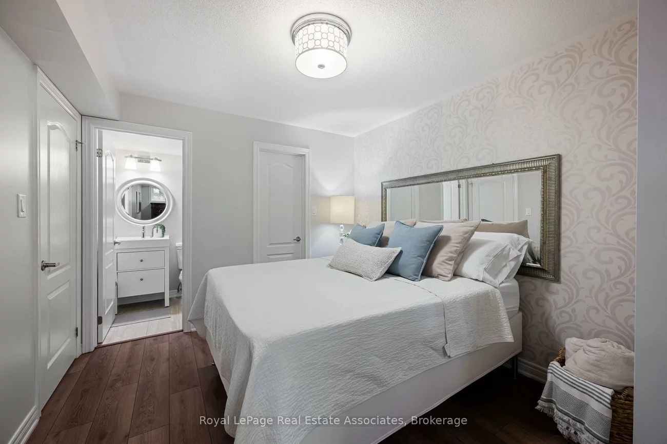2563, Sixth, 1015 - RO River Oaks, Oakville