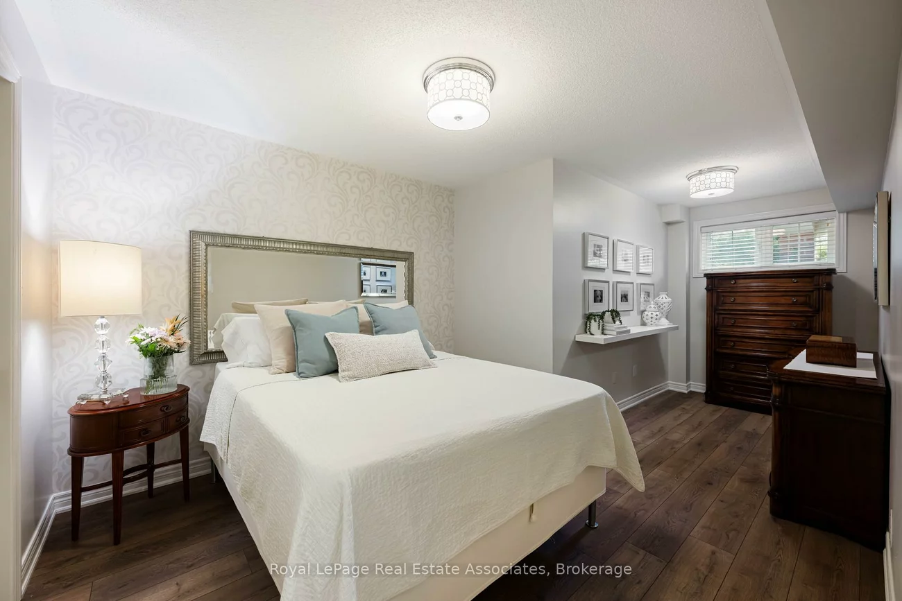 2563, Sixth, 1015 - RO River Oaks, Oakville