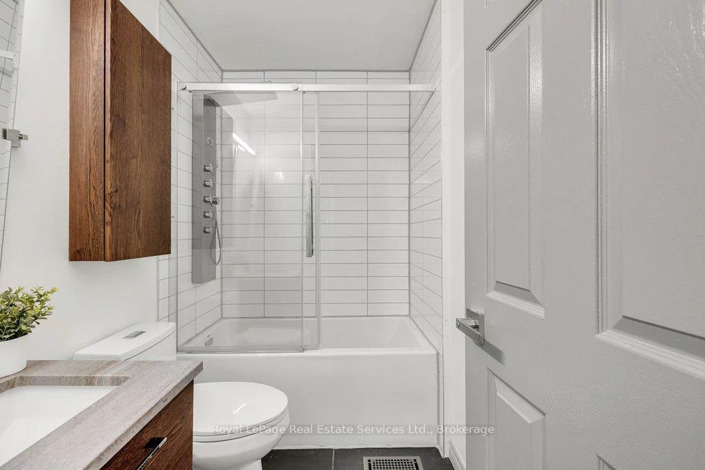 2314, Marine, 1001 - BR Bronte, Oakville