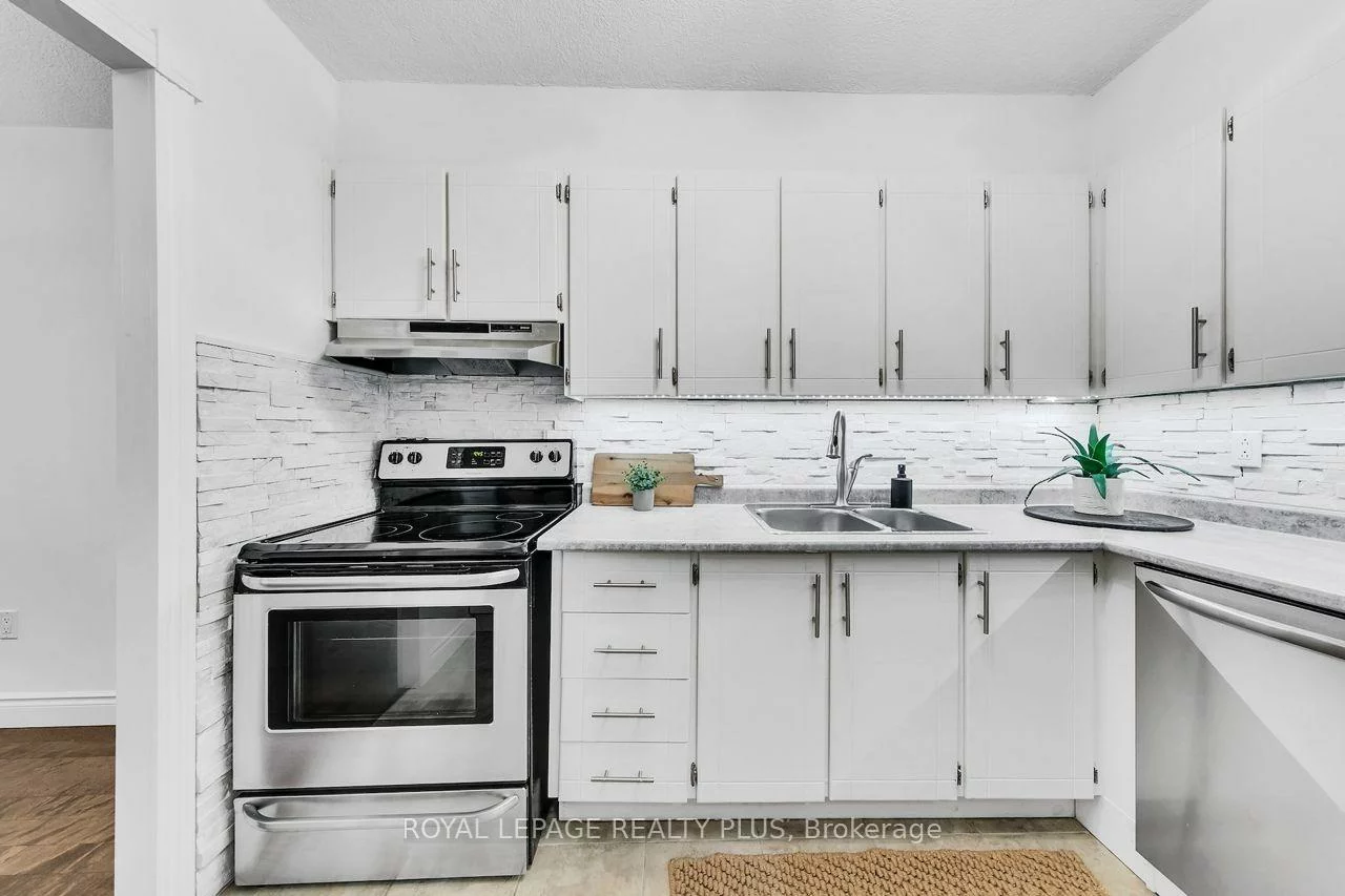 1359, White Oaks, 1005 - FA Falgarwood, Oakville