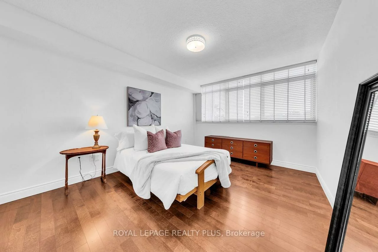 1359, White Oaks, 1005 - FA Falgarwood, Oakville