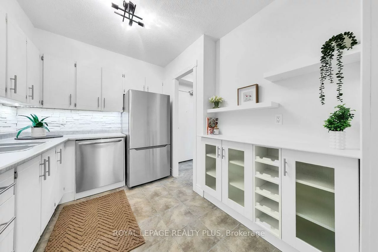 1359, White Oaks, 1005 - FA Falgarwood, Oakville