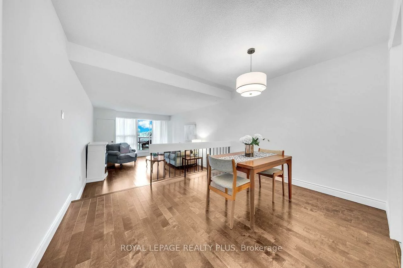 1359, White Oaks, 1005 - FA Falgarwood, Oakville