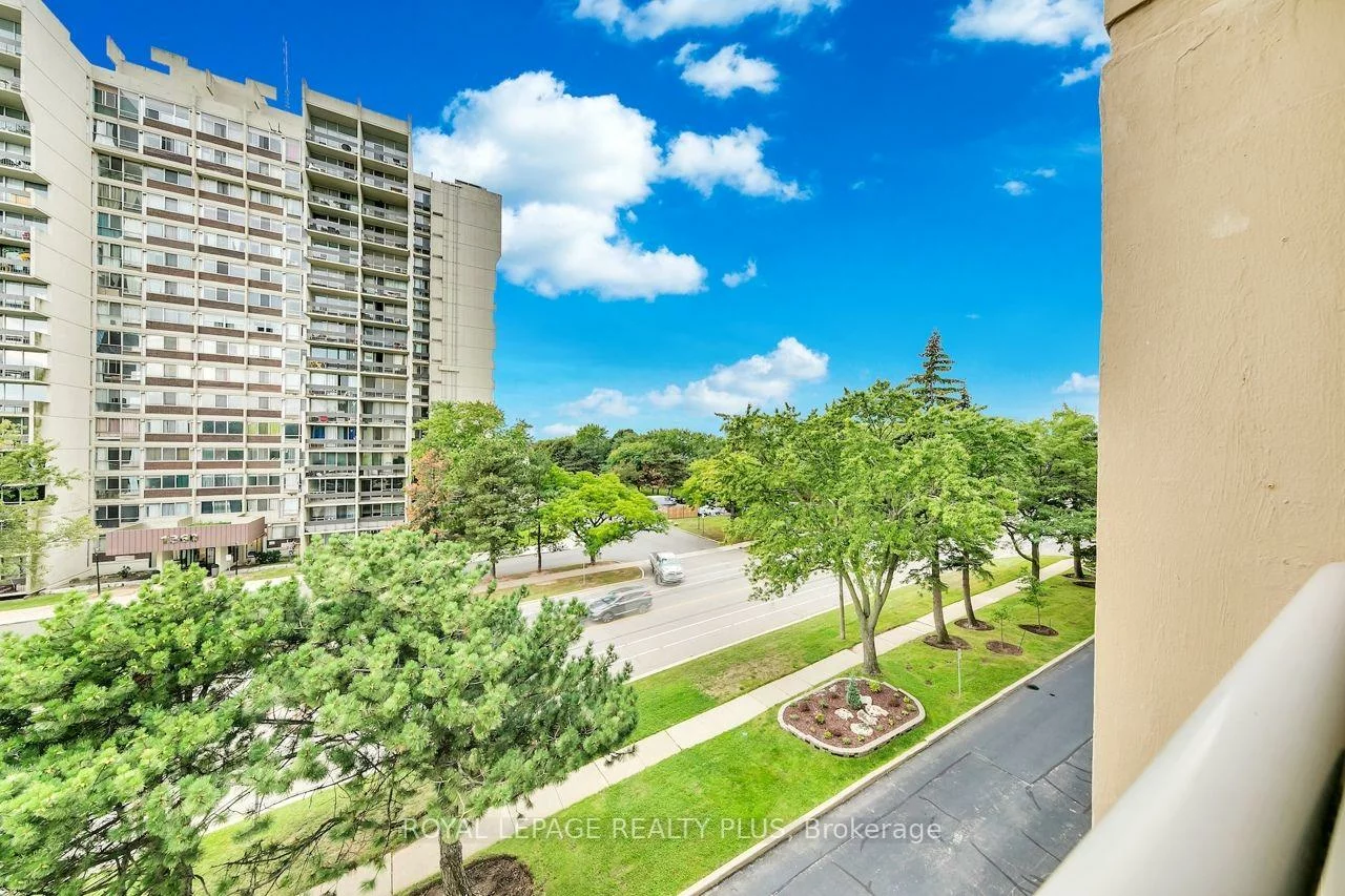 1359, White Oaks, 1005 - FA Falgarwood, Oakville