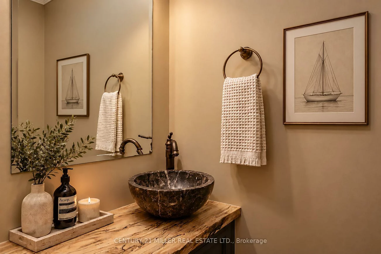 2369, Ontario, 1001 - BR Bronte, Oakville