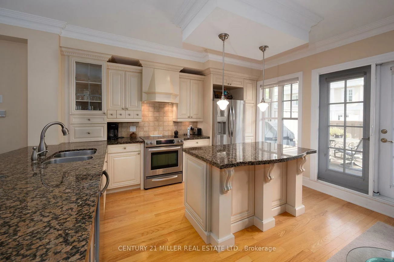 2369, Ontario, 1001 - BR Bronte, Oakville
