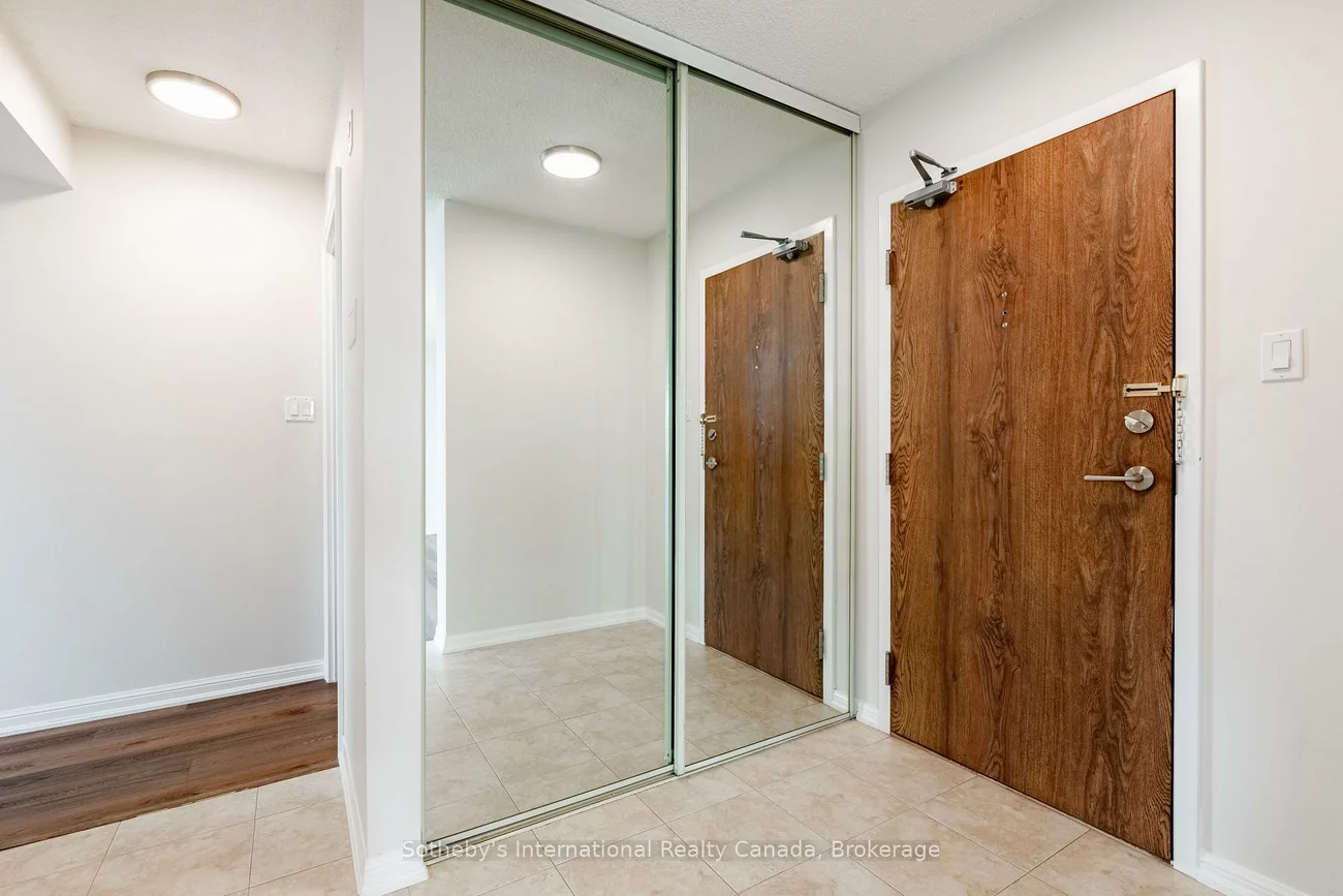 1230, Marlborough, 1003 - CP College Park, Oakville