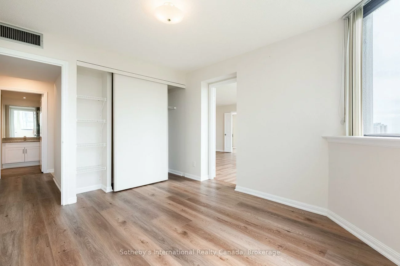1230, Marlborough, 1003 - CP College Park, Oakville