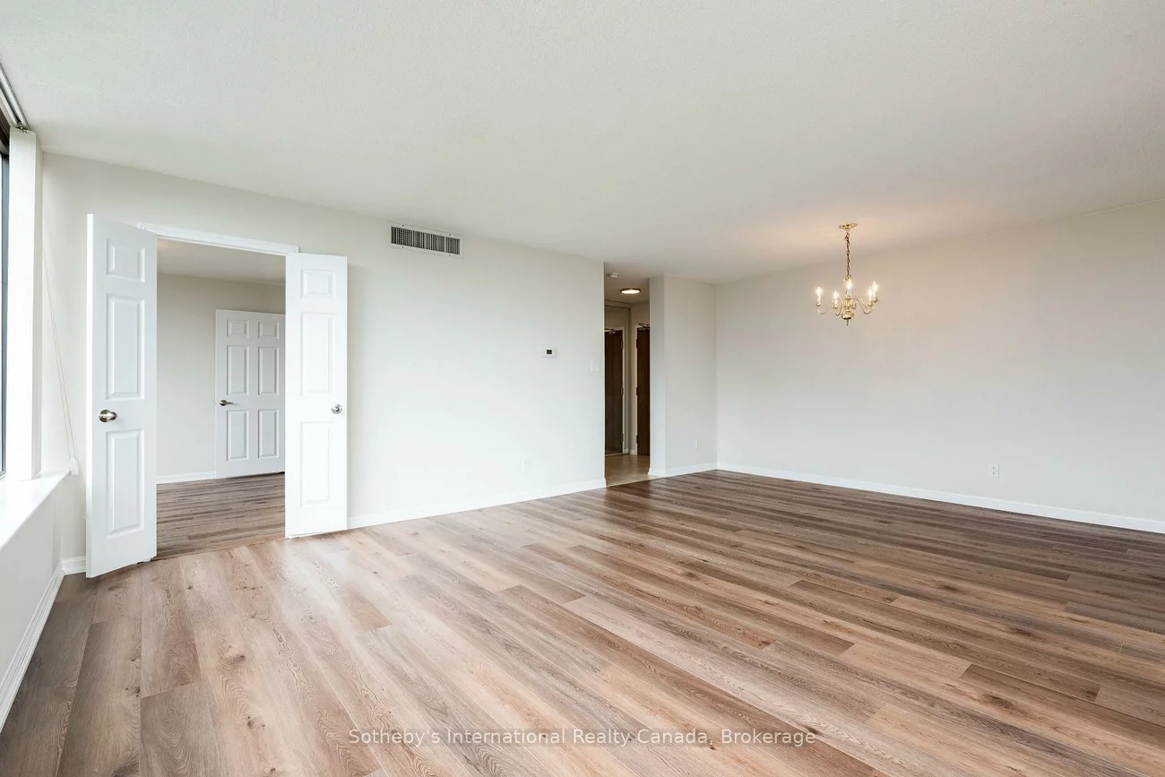 1230, Marlborough, 1003 - CP College Park, Oakville