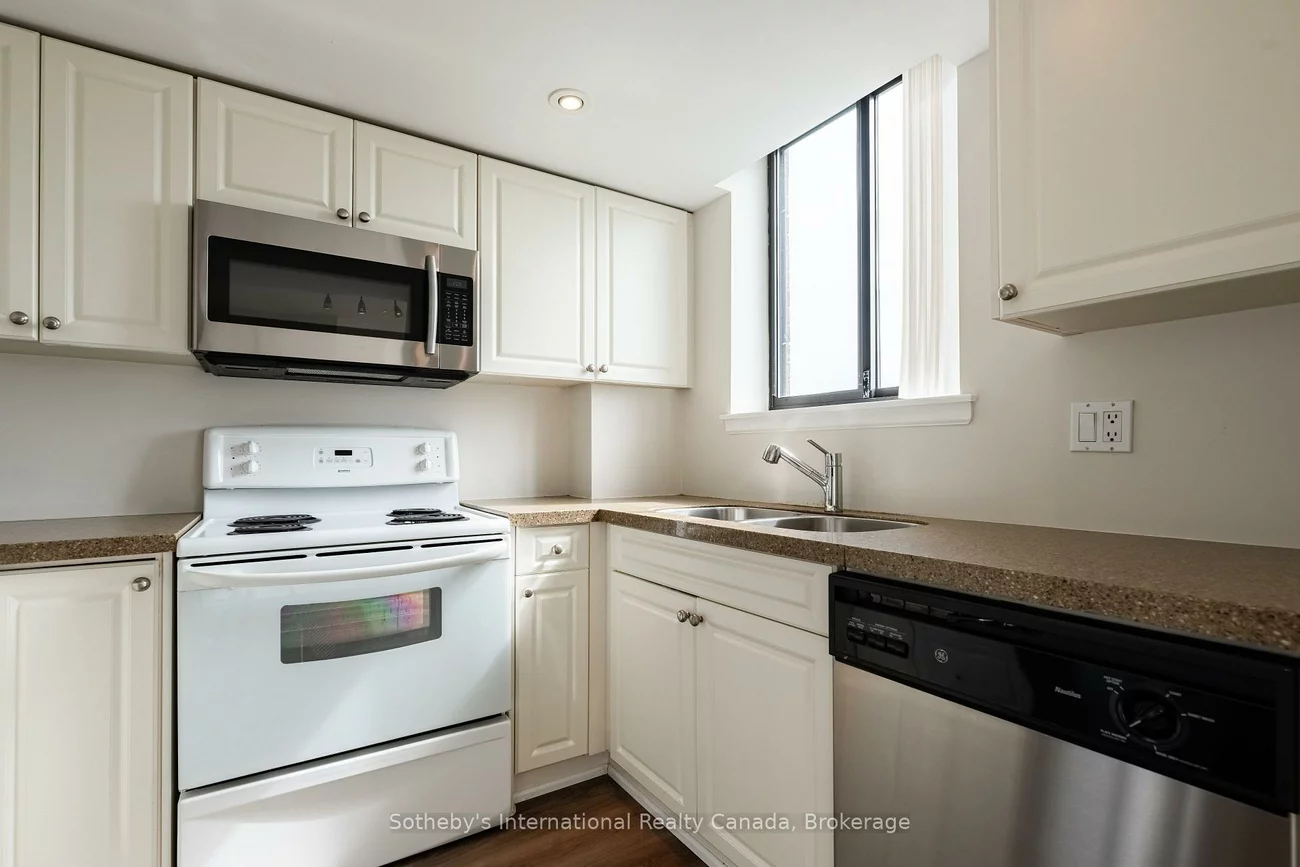 1230, Marlborough, 1003 - CP College Park, Oakville