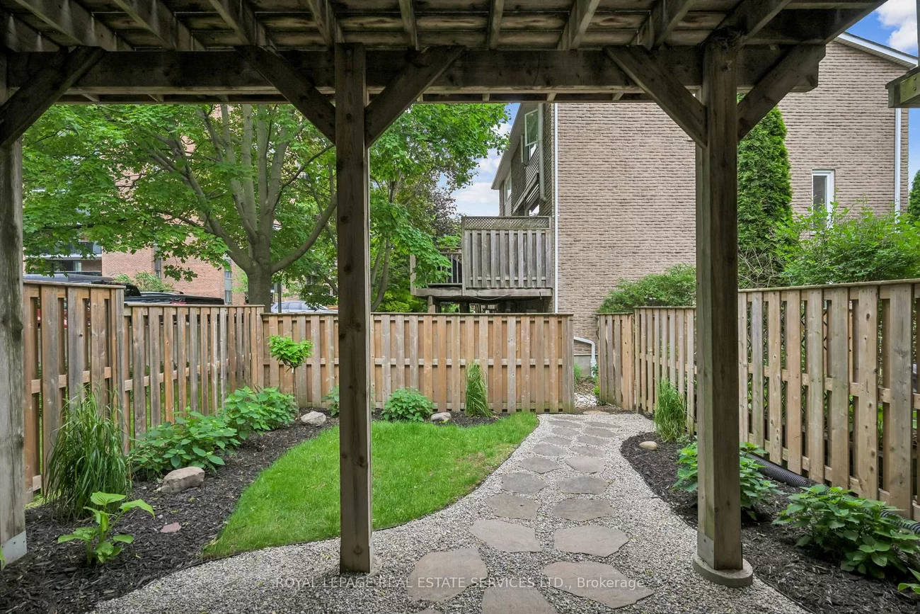 2222, Marine, 1001 - BR Bronte, Oakville