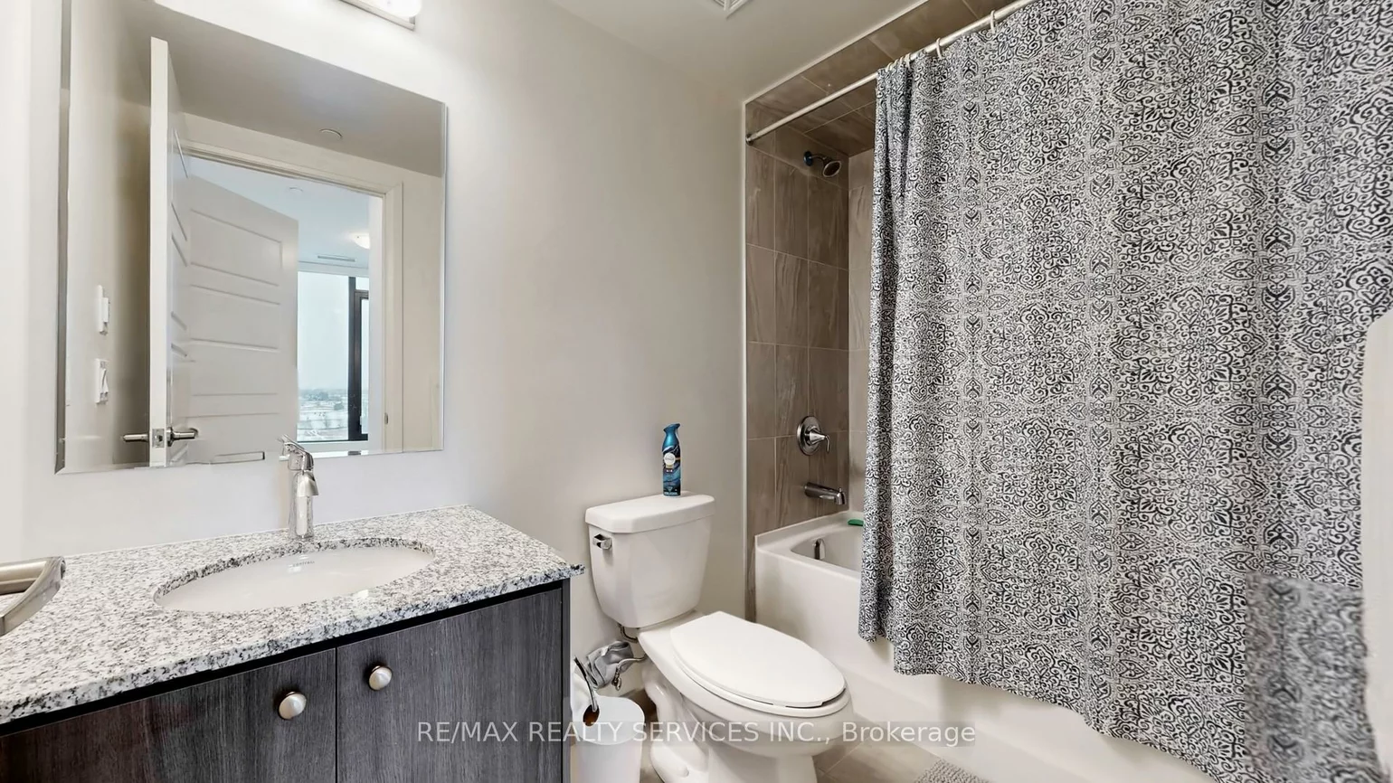 1415, Dundas, 1010 - JM Joshua Meadows, Oakville