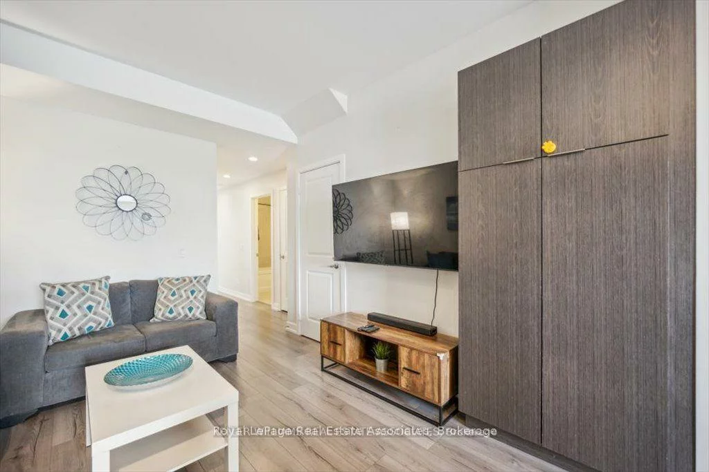 3058, Sixth, 1008 - GO Glenorchy, Oakville