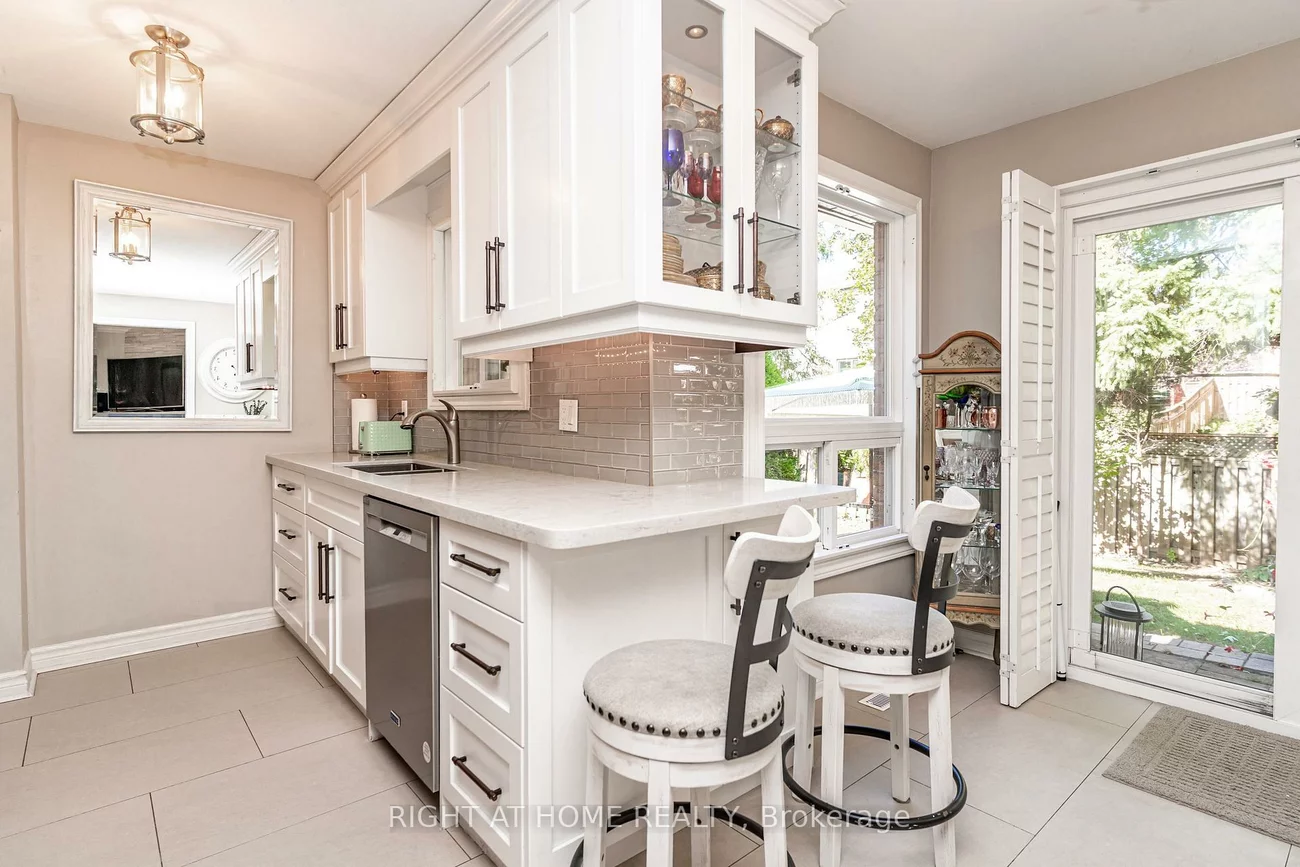 2272, Mowat, 1015 - RO River Oaks, Oakville