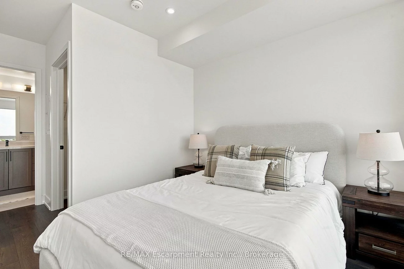 2450, Old Bronte, 1019 - WM Westmount, Oakville