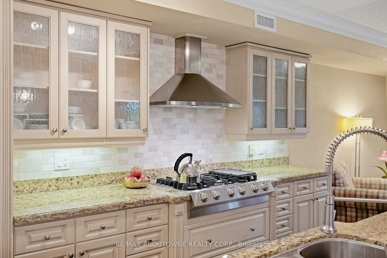 390, Upper Middle, 1005 - FA Falgarwood, Oakville