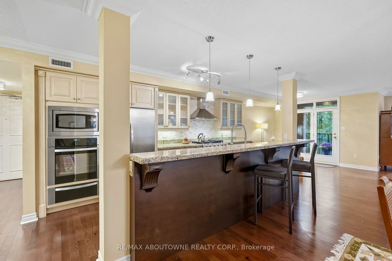 390, Upper Middle, 1005 - FA Falgarwood, Oakville