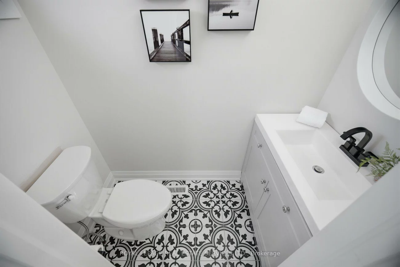 2411, Sovereign, 1001 - BR Bronte, Oakville