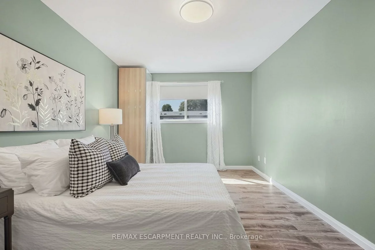 1518, Sixth, 1003 - CP College Park, Oakville