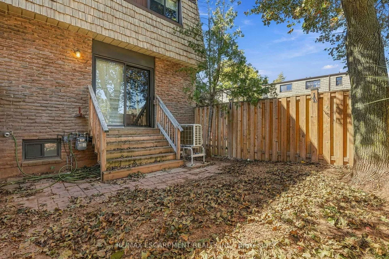 1518, Sixth, 1003 - CP College Park, Oakville