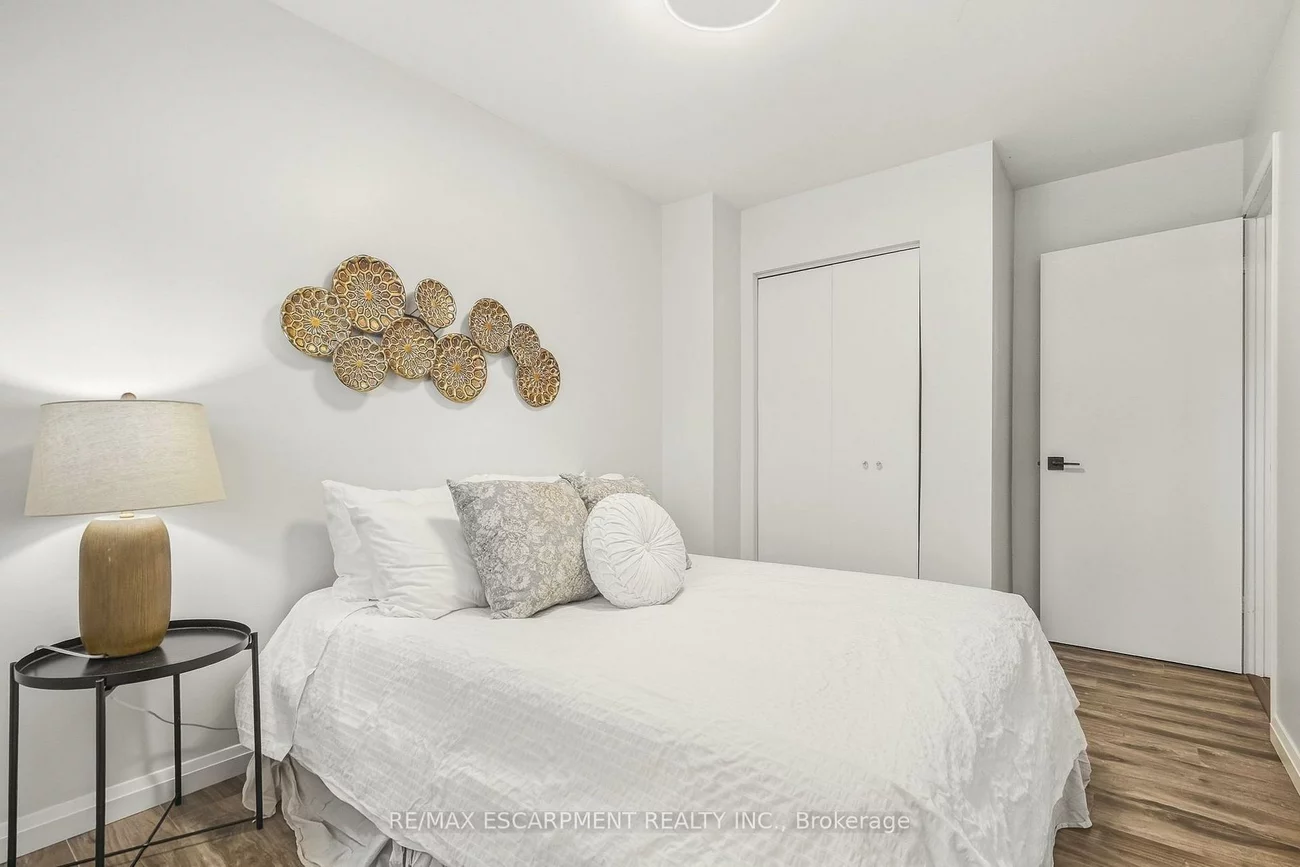 1518, Sixth, 1003 - CP College Park, Oakville