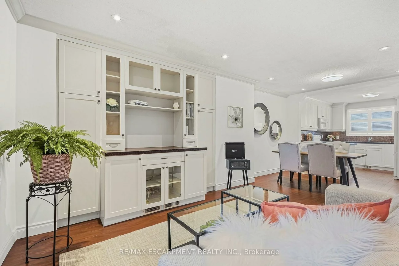 1518, Sixth, 1003 - CP College Park, Oakville
