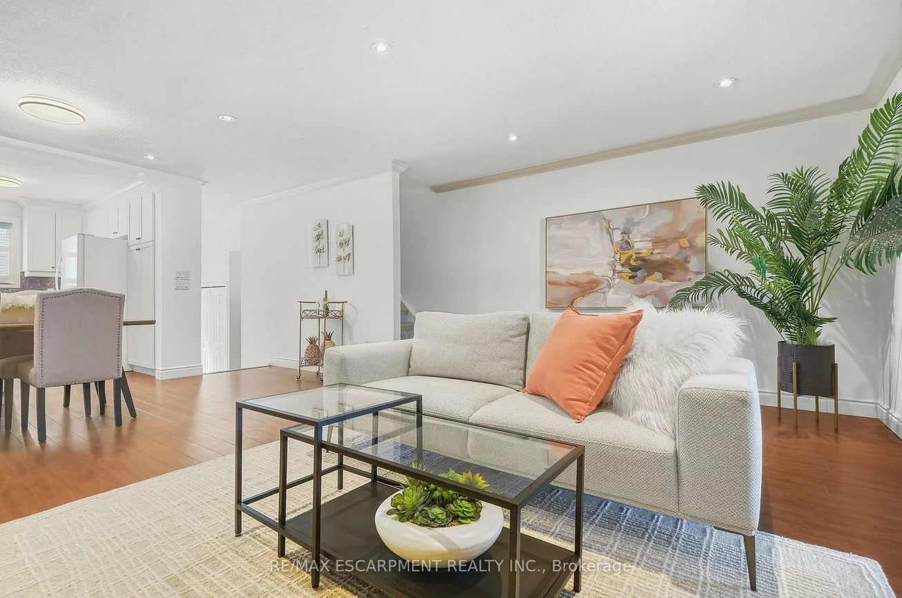 1518, Sixth, 1003 - CP College Park, Oakville