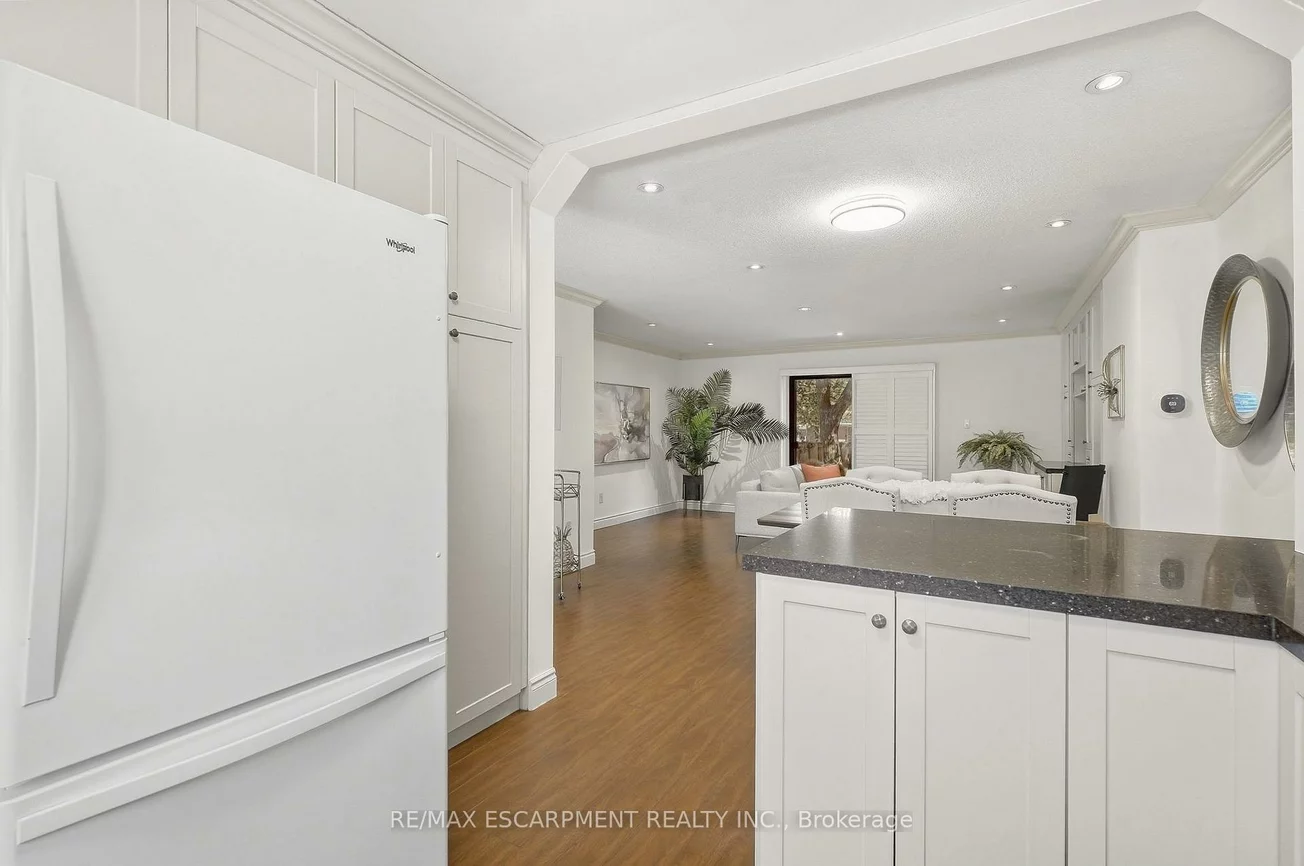 1518, Sixth, 1003 - CP College Park, Oakville