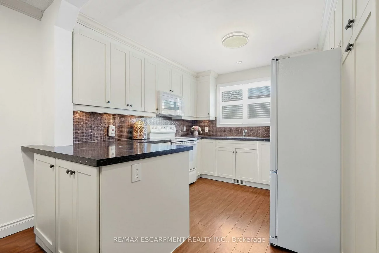 1518, Sixth, 1003 - CP College Park, Oakville